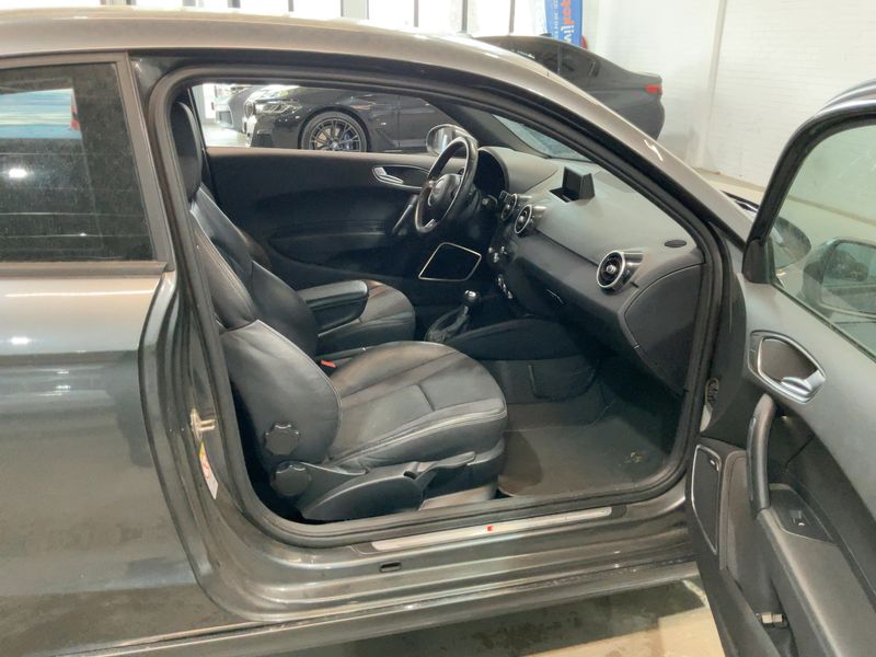 Audi A1 1.4 TFSI S line Sportpaket 2011 – снимка 16