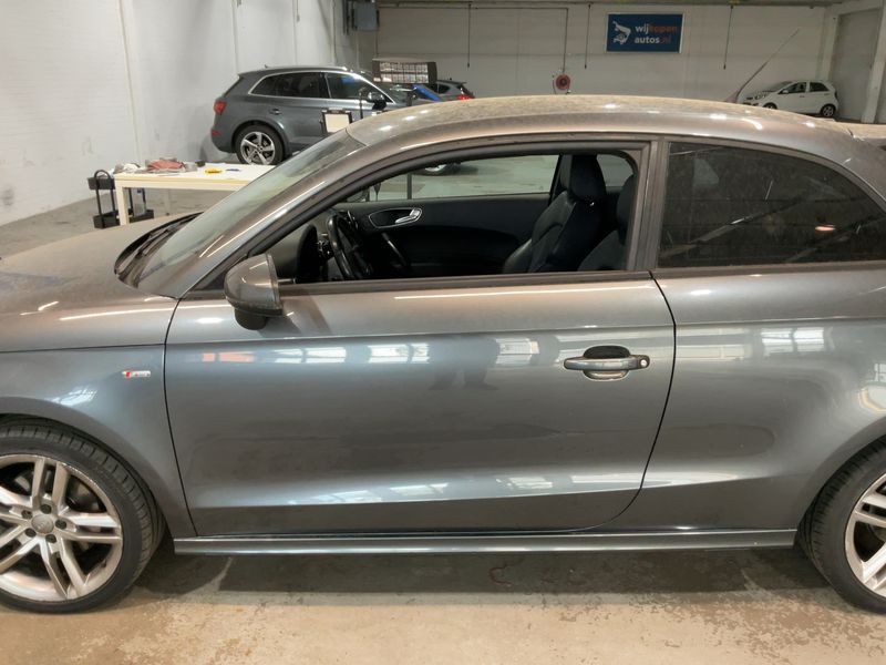 Audi A1 1.4 TFSI S line Sportpaket 2011 – снимка 4