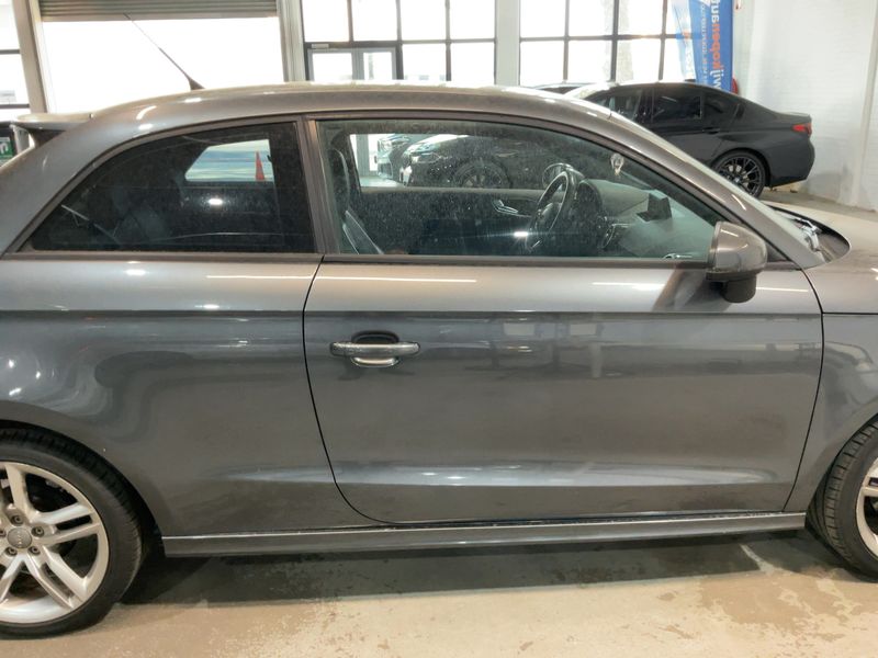 Audi A1 1.4 TFSI S line Sportpaket 2011 – снимка 10
