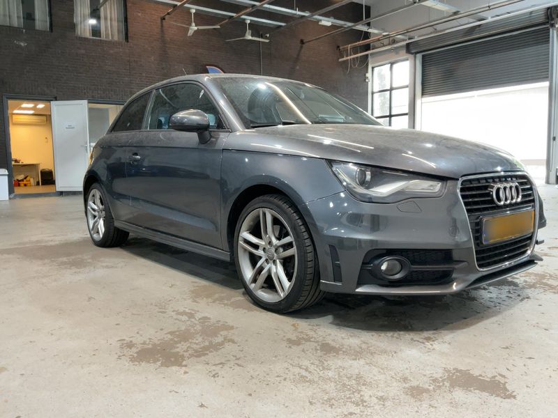 Audi A1 1.4 TFSI S line Sportpaket 2011 – снимка 12