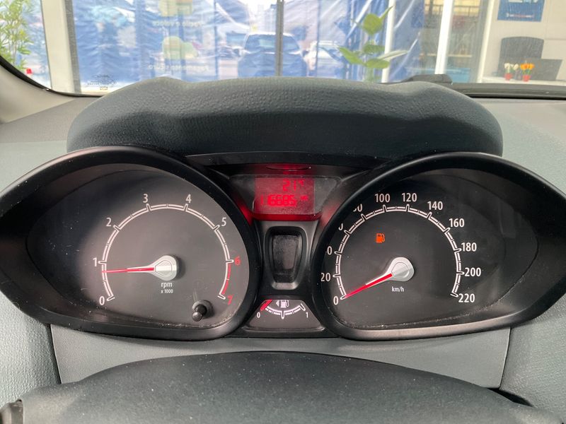 Ford Fiesta 1.25 Trend 2011 – снимка 4