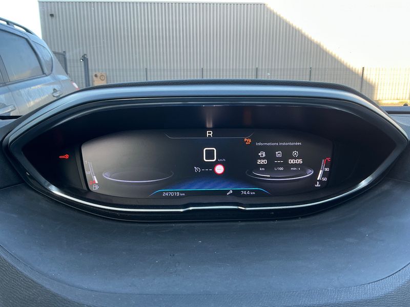 Peugeot 3008 2.0 Blue-HDi Allure Business 2019 – снимка 18