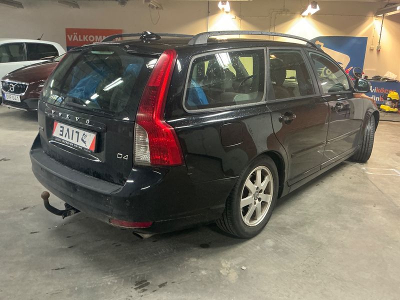 Volvo V50 2.0 D4 Momentum 2010 – снимка 2