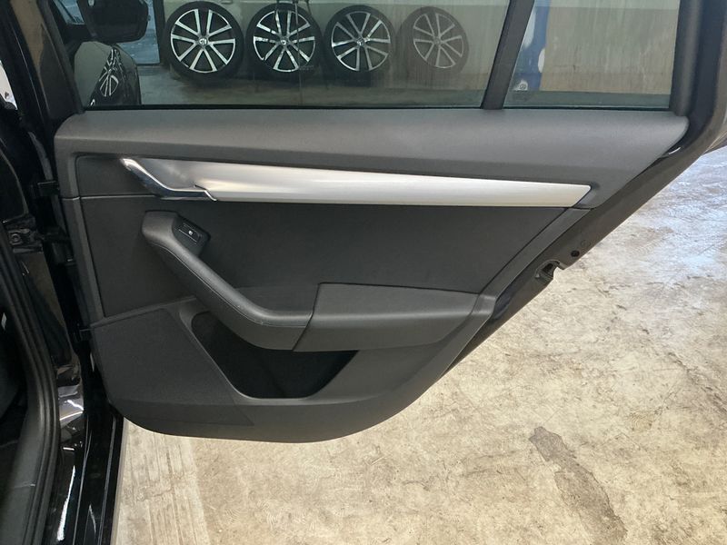 Skoda Octavia 2.0 TDI Ambition 2017 – снимка 25