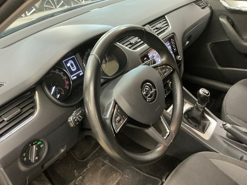Skoda Octavia 2.0 TDI Ambition 2017 – снимка 22