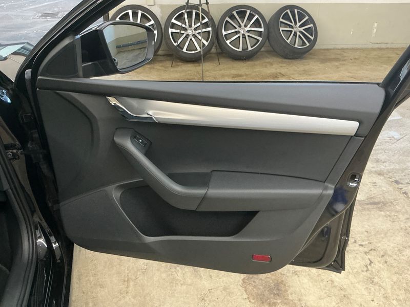 Skoda Octavia 2.0 TDI Ambition 2017 – снимка 26