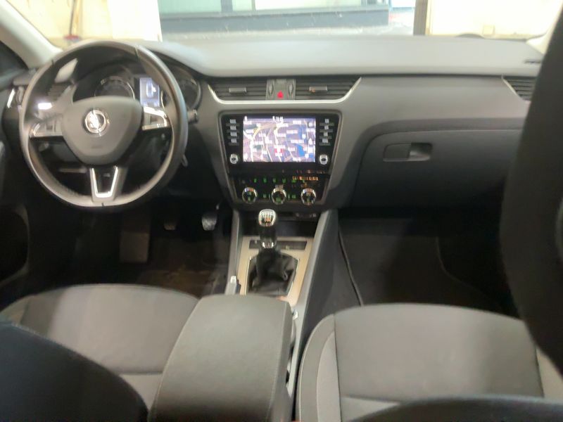 Skoda Octavia 2.0 TDI Ambition 2017 – снимка 18