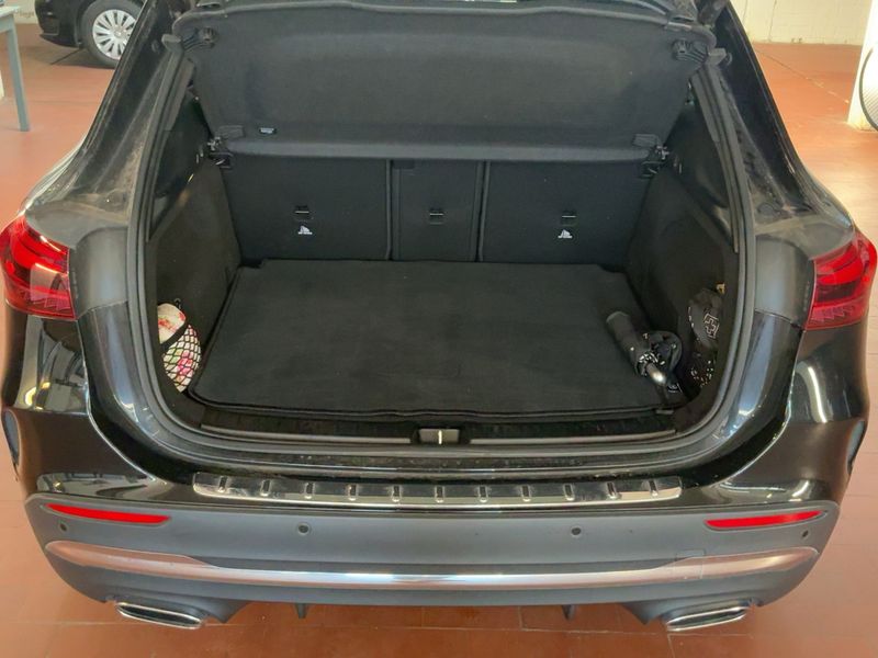 Mercedes-Benz GLA-Klasse GLA 200 d AMG Line 2023 – снимка 15