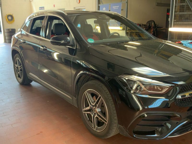 Mercedes-Benz GLA-Klasse GLA 200 d AMG Line 2023 – снимка 12