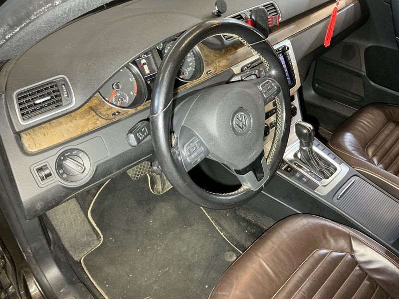 Volkswagen Passat 2.0 TDI Exclusive BlueMotion Tech 2012 – снимка 29