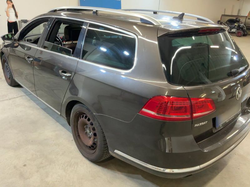 Volkswagen Passat 2.0 TDI Exclusive BlueMotion Tech 2012 – снимка 6