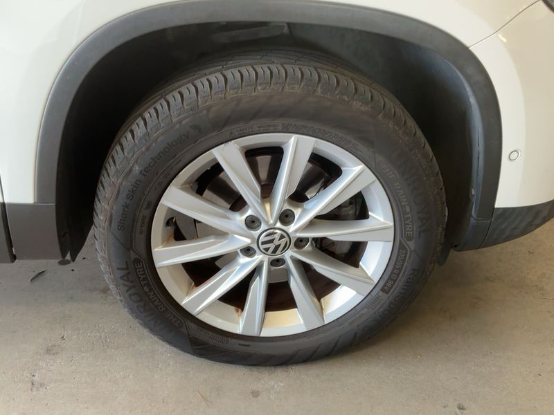 Volkswagen Tiguan 2.0 TDI Karat 4Motion BlueMotion Tech 2012 – снимка 11