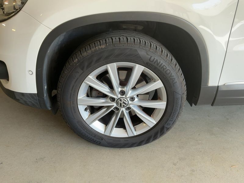 Volkswagen Tiguan 2.0 TDI Karat 4Motion BlueMotion Tech 2012 – снимка 3