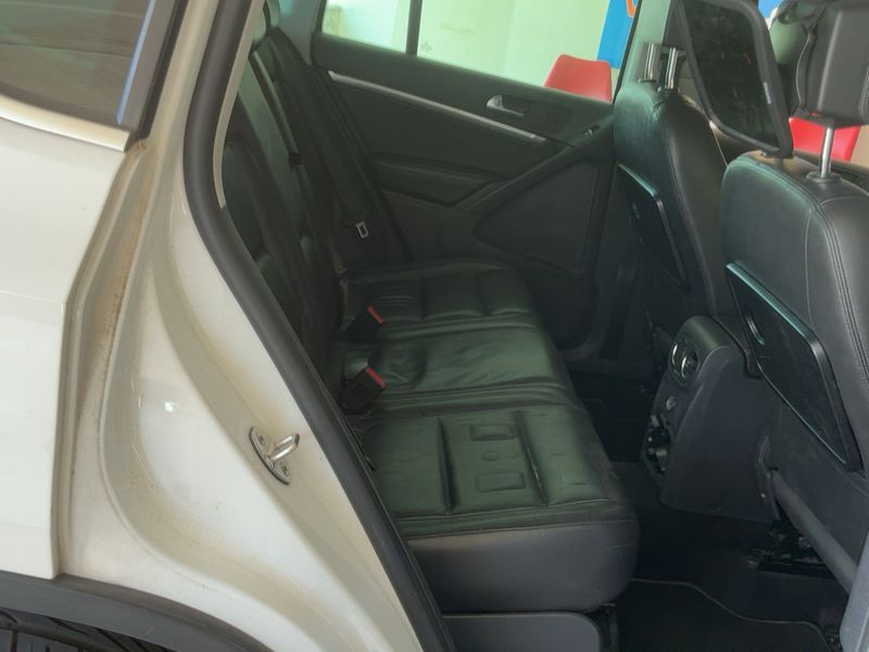 Volkswagen Tiguan 2.0 TDI Karat 4Motion BlueMotion Tech 2012 – снимка 19