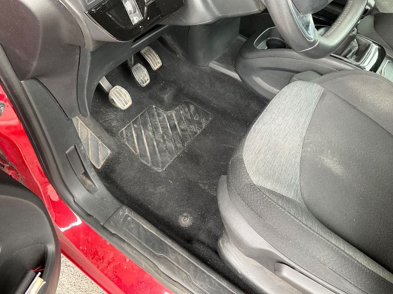 Citroen C4 Grand Spacetourer 1.5 Blue-HDi Feel 2019 – снимка 27