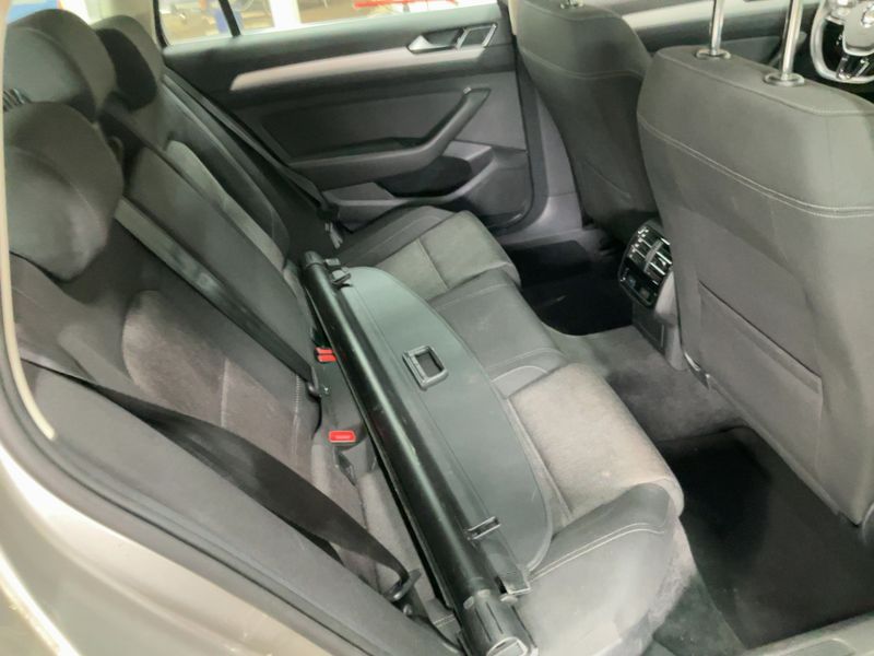 Volkswagen Passat 2.0 TDI Comfortline BlueMotion Tech 2017 – снимка 20