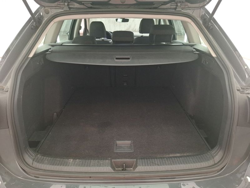 Volkswagen Golf VIII 1.5 eTSI ACT Life Plus 2023 – снимка 4