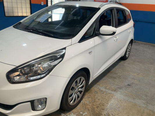Kia Carens 1.7 CRDi Concept 2015 – снимка 2