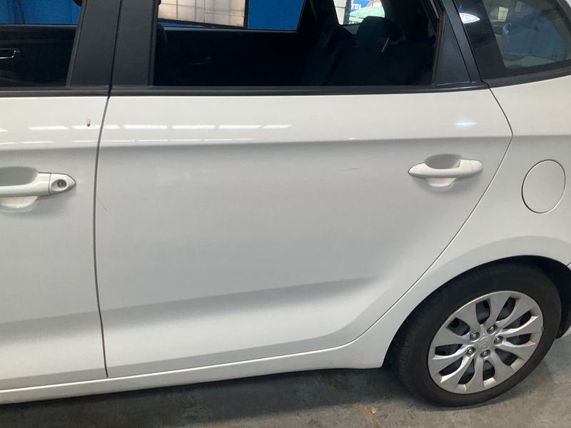 Kia Carens 1.7 CRDi Concept 2015 – снимка 29