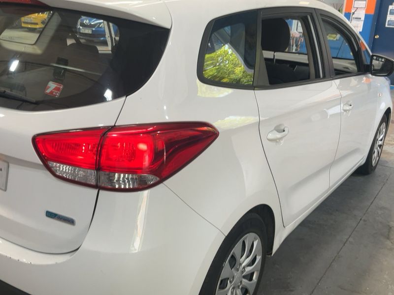 Kia Carens 1.7 CRDi Concept 2015 – снимка 8