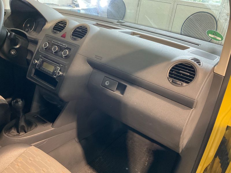 Volkswagen Caddy 1.6 TDI Kasten 2011 – снимка 27