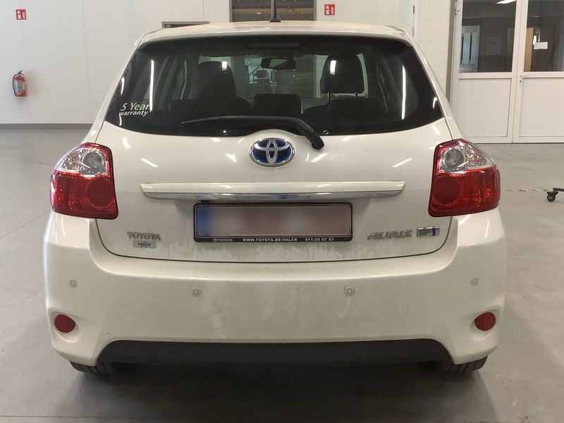 Toyota Auris 1.8 Hybrid Life 2011 – снимка 7