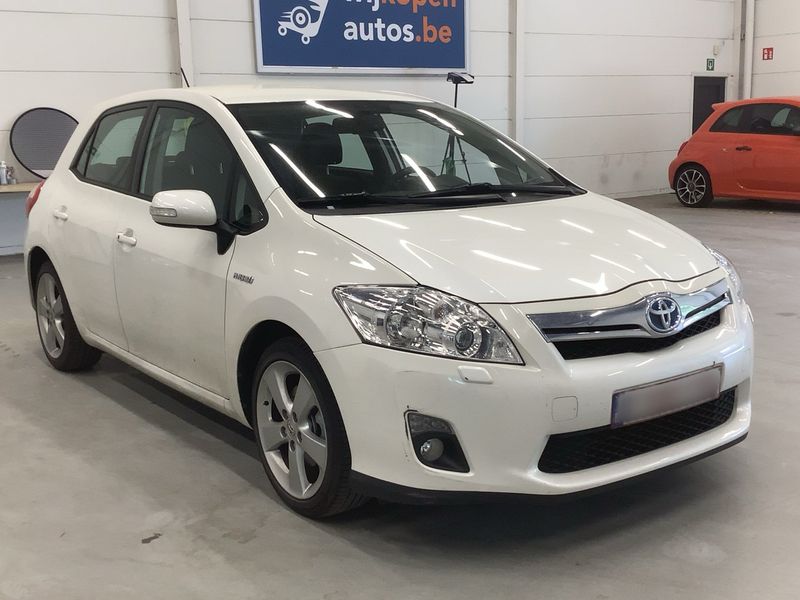 Toyota Auris 1.8 Hybrid Life 2011 – снимка 12