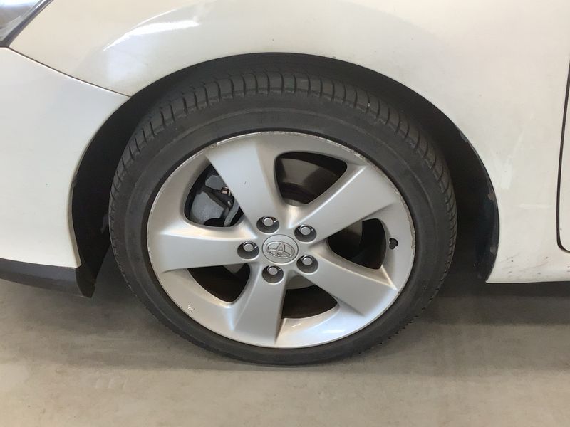 Toyota Auris 1.8 Hybrid Life 2011 – снимка 3