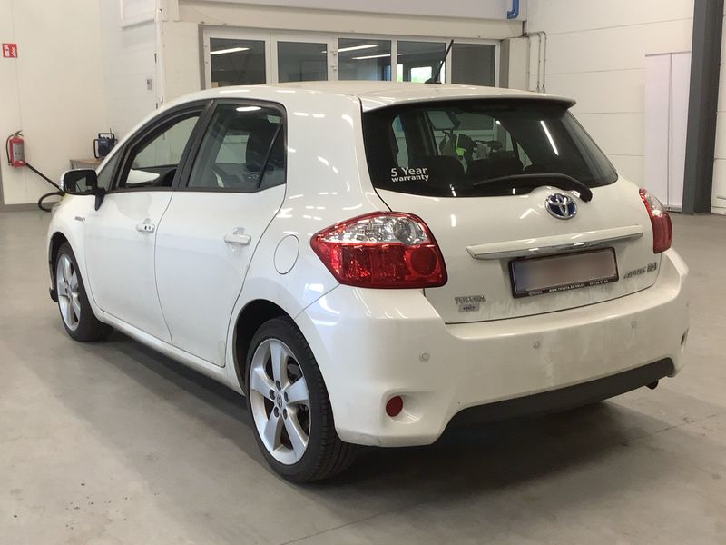 Toyota Auris 1.8 Hybrid Life 2011 – снимка 6