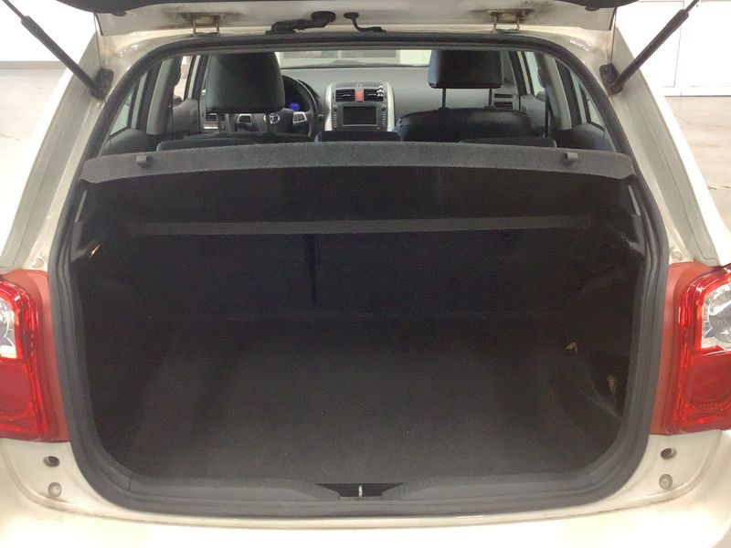 Toyota Auris 1.8 Hybrid Life 2011 – снимка 15
