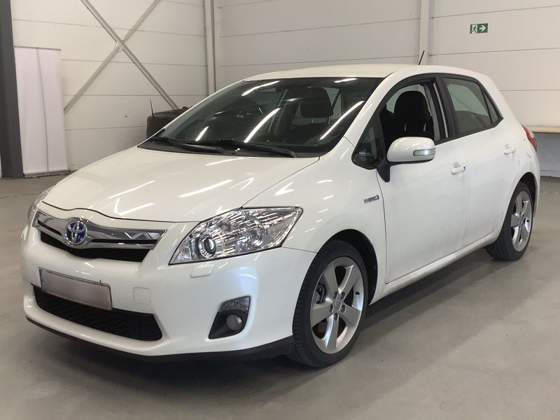 Toyota Auris 1.8 Hybrid Life 2011 – снимка 1