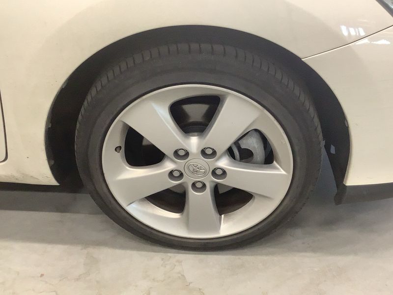 Toyota Auris 1.8 Hybrid Life 2011 – снимка 11