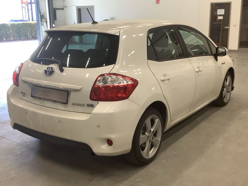 Toyota Auris 1.8 Hybrid Life 2011 – снимка 8
