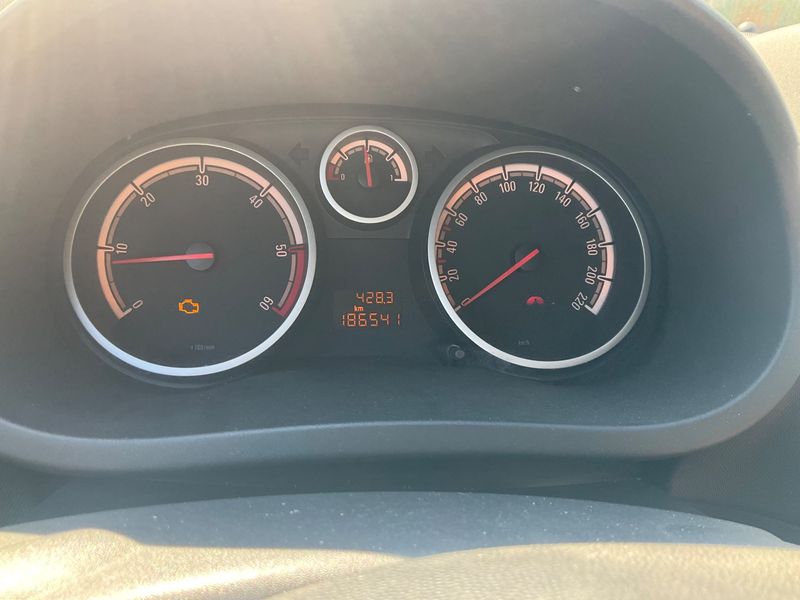 Opel Corsa 1.3 CDTI 150 Jahre Opel 2013 – снимка 4