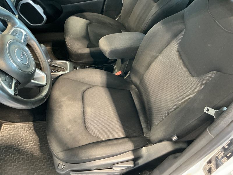 Jeep Renegade 1.6 M-Jet Business FWD 2018 – снимка 27