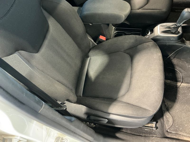 Jeep Renegade 1.6 M-Jet Business FWD 2018 – снимка 23