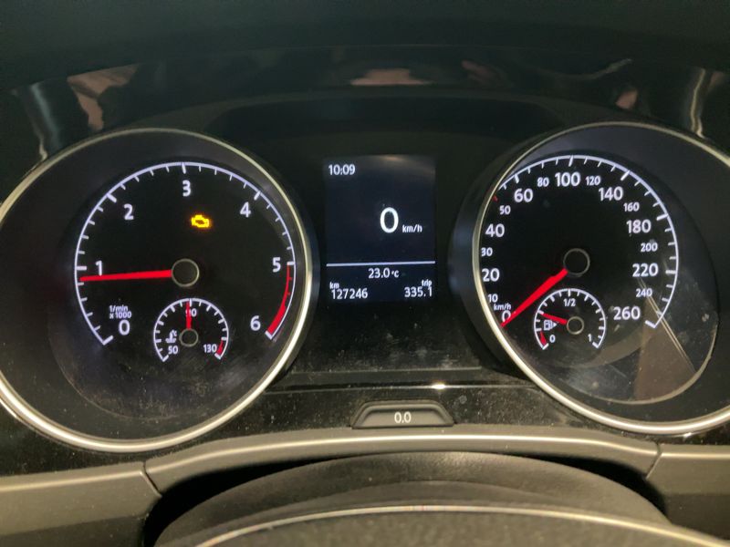 Volkswagen Touran 2.0 TDI Comfortline BlueMotion Tech 2019 – снимка 20