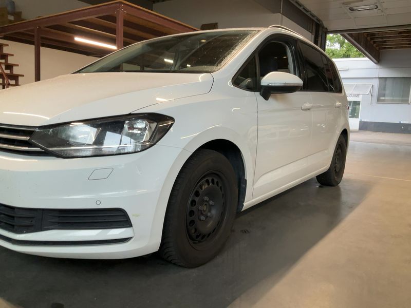 Volkswagen Touran 2.0 TDI Comfortline BlueMotion Tech 2019 – снимка 2