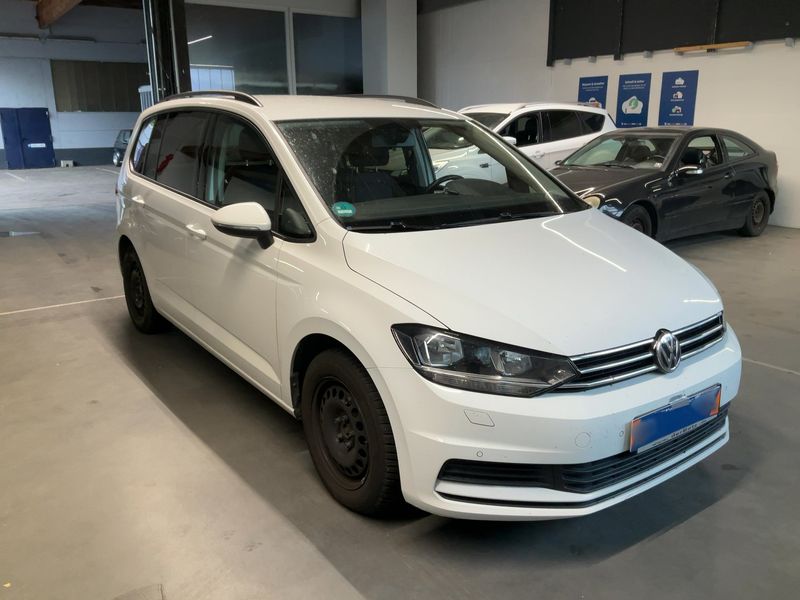 Volkswagen Touran 2.0 TDI Comfortline BlueMotion Tech 2019 – снимка 13