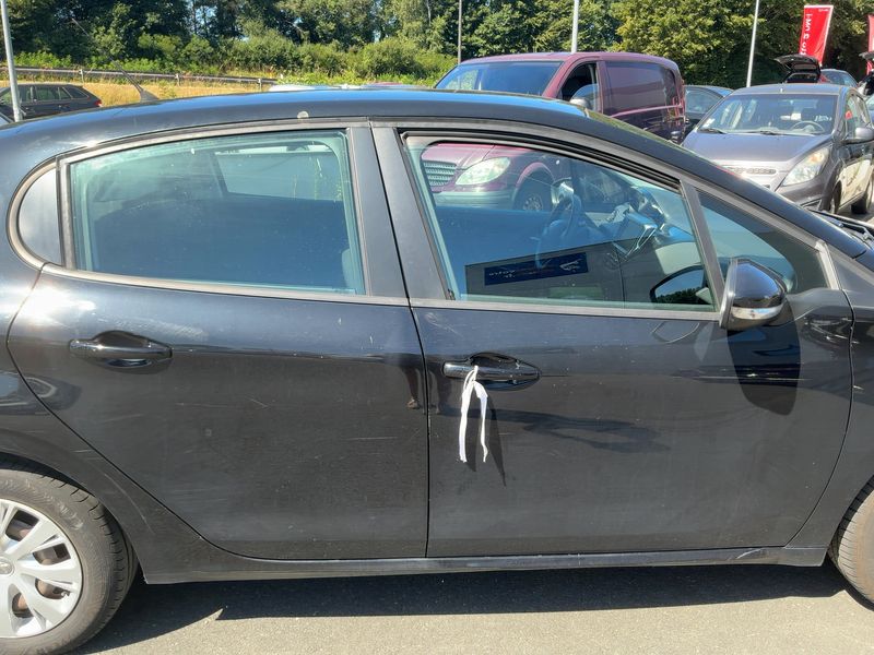 Peugeot 208 1.2 e-VTi Active 2016 – снимка 10