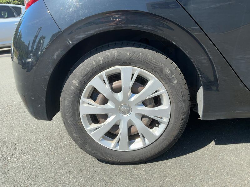 Peugeot 208 1.2 e-VTi Active 2016 – снимка 9