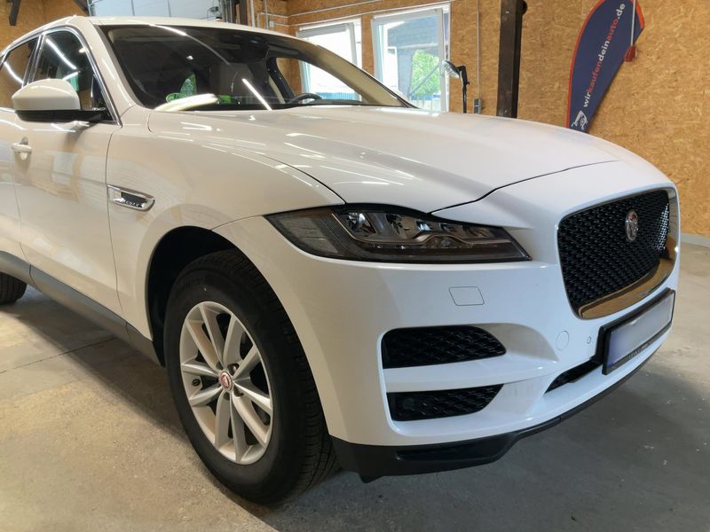 Jaguar F-Pace 25t Portfolio AWD 2019 – снимка 12