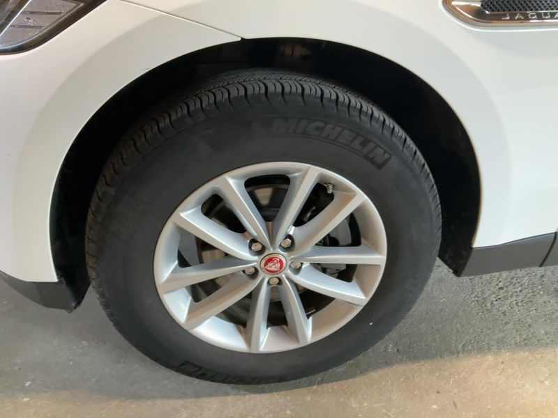 Jaguar F-Pace 25t Portfolio AWD 2019 – снимка 3