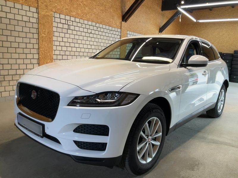 Jaguar F-Pace 25t Portfolio AWD 2019 – снимка 1