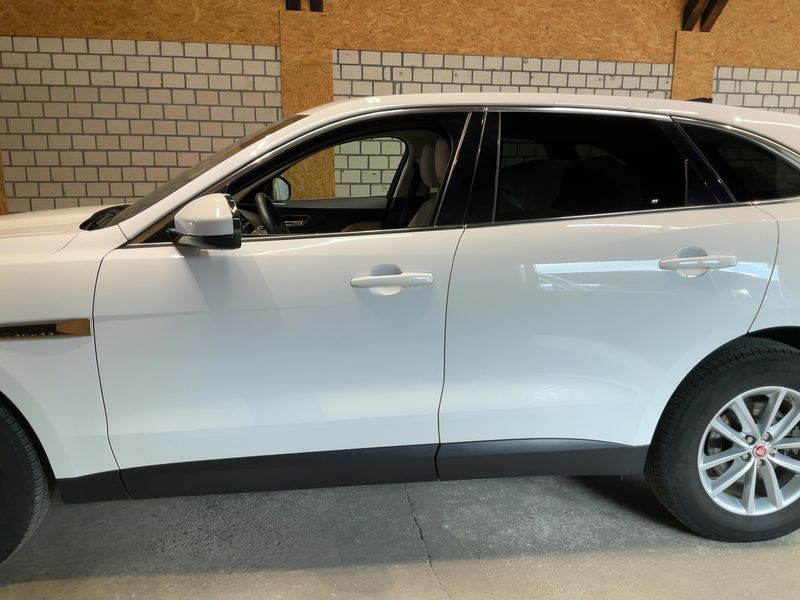 Jaguar F-Pace 25t Portfolio AWD 2019 – снимка 4