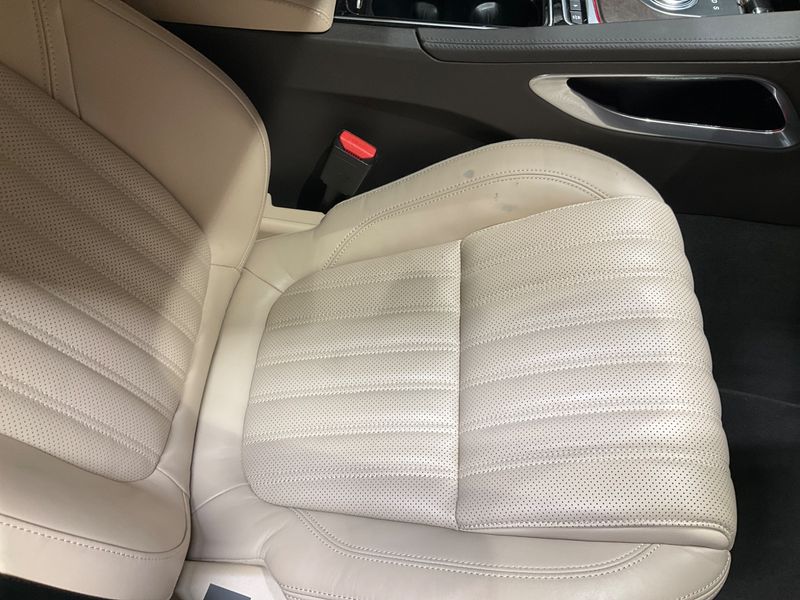 Jaguar F-Pace 25t Portfolio AWD 2019 – снимка 24