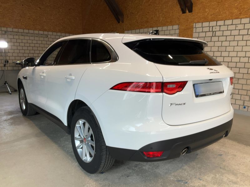 Jaguar F-Pace 25t Portfolio AWD 2019 – снимка 6