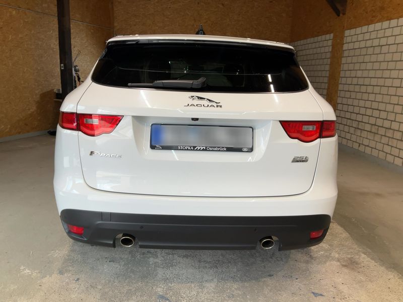 Jaguar F-Pace 25t Portfolio AWD 2019 – снимка 7