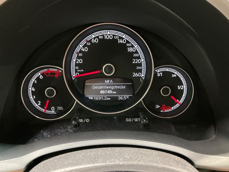 Volkswagen Beetle 1.2 TSI Sound BlueMotion Tech 2017 – снимка 18