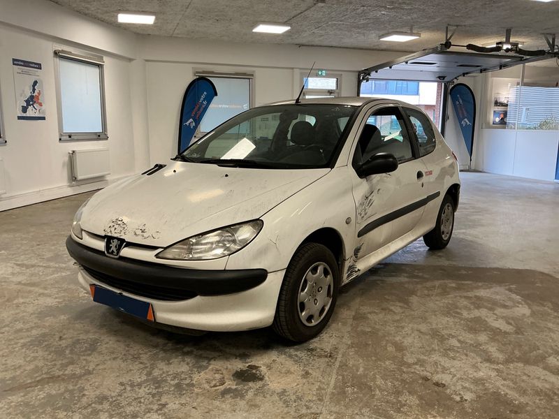 Peugeot 206 1.4 Style 2000 – снимка 1